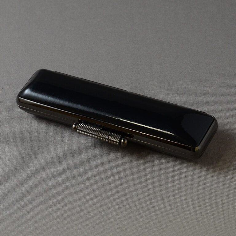 nin-bk-002